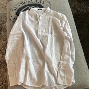 Lightweight men’s white shirt size M